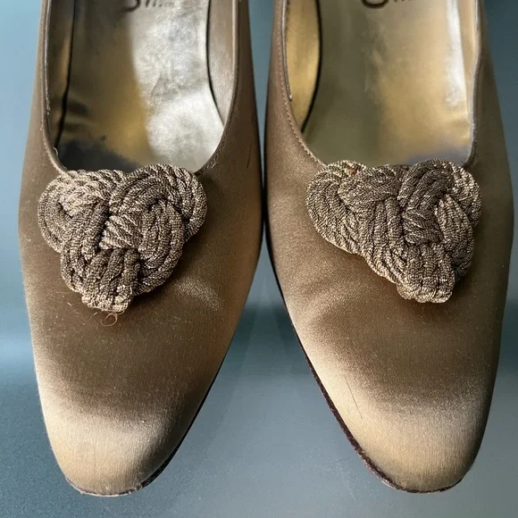 Salvatore Ferragamo Gold Heels with Intricate Design - Picture 10 of 12